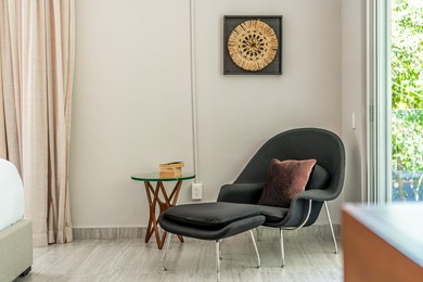 Luxury, privacy, generous living spaces, and an exceptional - photo 11