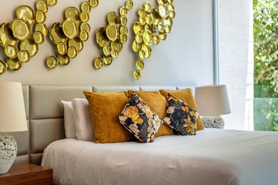 Luxury, privacy, generous living spaces, and an exceptional - photo 12