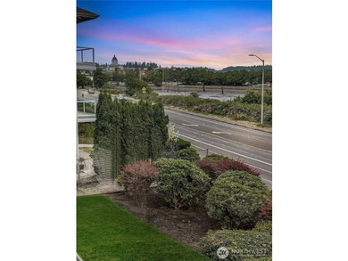 Rare East Bay Condo, Corner Unit with No Stairs & over 1700 sq - photo 12