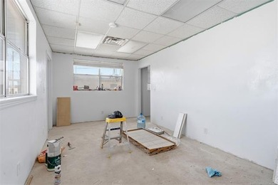 Remodeled commercial building, located on the way to downtown - photo 14