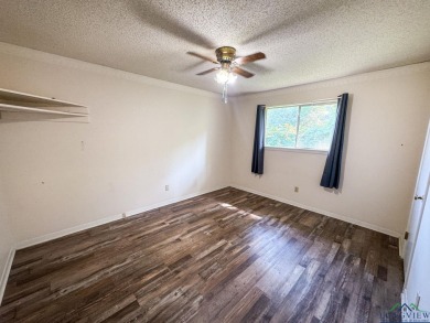 This property radiates remarkable potential for anyone looking - photo 17