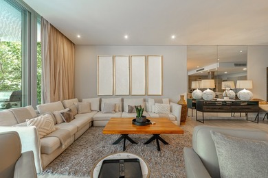 Luxury, privacy, generous living spaces, and an exceptional - photo 22