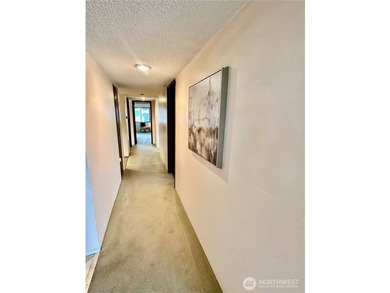 Rare East Bay Condo, Corner Unit with No Stairs & over 1700 sq - photo 22