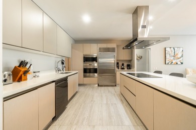 Luxury, privacy, generous living spaces, and an exceptional - photo 23