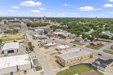 Remodeled commercial building, located on the way to downtown - photo 23