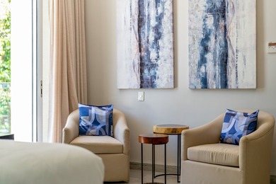 Luxury, privacy, generous living spaces, and an exceptional - photo 24