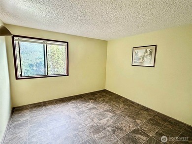 Rare East Bay Condo, Corner Unit with No Stairs & over 1700 sq - photo 31