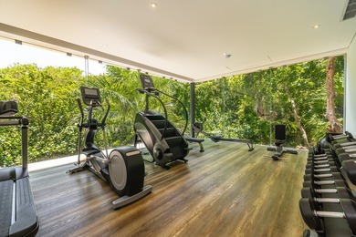 Luxury, privacy, generous living spaces, and an exceptional - photo 40