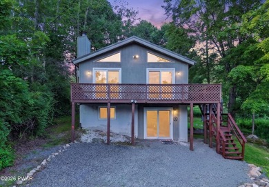 Welcome to this spacious and inviting 4-bedroom, 2-bath home - photo 4