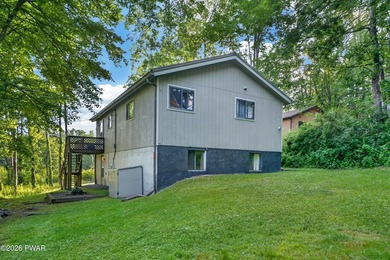 Welcome to this spacious and inviting 4-bedroom, 2-bath home - photo 6