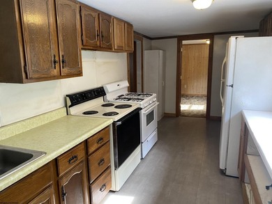 Here is the perfect opportunity to own your very own home or - photo 6