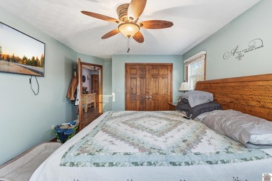 Low-maintenance home close to the water! This one delivers - photo 11