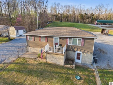 Low-maintenance home close to the water! This one delivers - photo 19