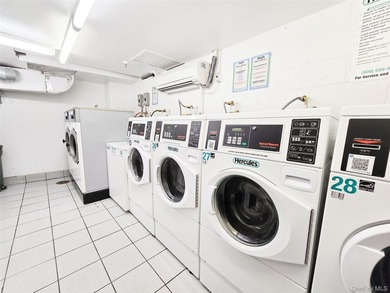 1bed, 1beth , can be Jr 4 ! use like 2 bed rooms or separate - photo 20