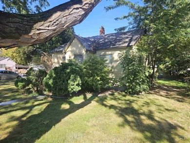 Lake Lowell Home Sale Pending in Nampa Idaho