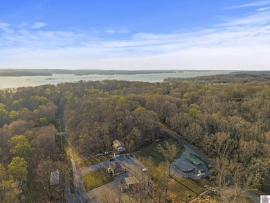 Low-maintenance home close to the water! This one delivers - photo 27
