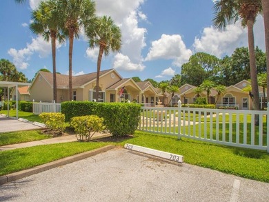 Beautiful move-in ready villa located in Kings Isle, a desirable - photo 29