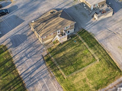 Low-maintenance home close to the water! This one delivers - photo 33