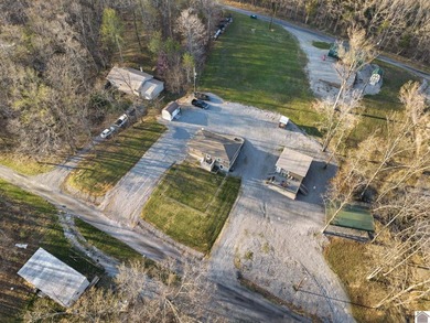 Low-maintenance home close to the water! This one delivers - photo 34