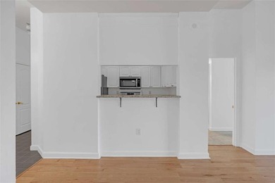 The Oaks at Buckhead Live the high life in the heart of Buckhead