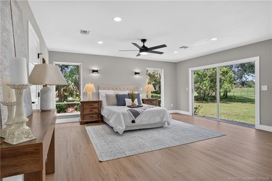 Completely renovated estate in the sought-after gated community - photo 13