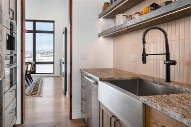 Welcome to this newly constructed home for all seasons in Alpine - photo 14