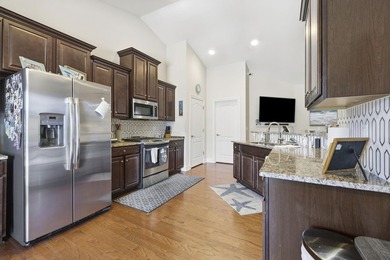 Welcome to this beautifully maintained 3-bedroom, 3-bath - photo 17
