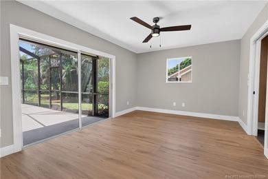 Completely renovated estate in the sought-after gated community - photo 22