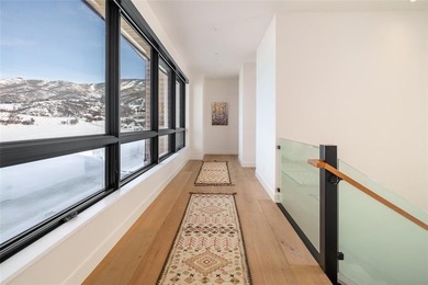 Welcome to this newly constructed home for all seasons in Alpine - photo 22
