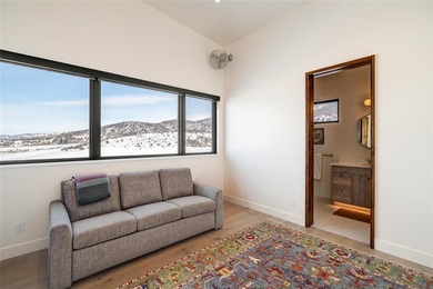 Welcome to this newly constructed home for all seasons in Alpine - photo 23