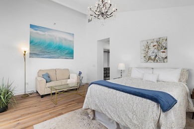 Vaulted ceilings, wide-plank floors, a polished granite - photo 24