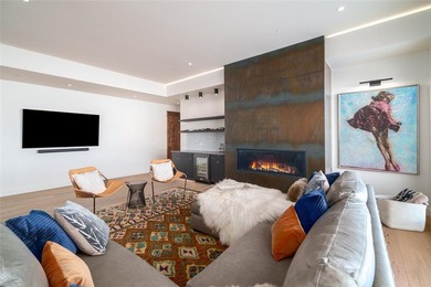 Welcome to this newly constructed home for all seasons in Alpine - photo 29