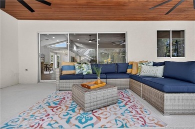 Completely renovated estate in the sought-after gated community - photo 30