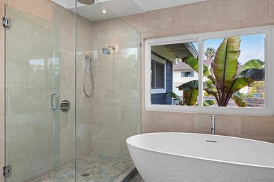 Vaulted ceilings, wide-plank floors, a polished granite - photo 30