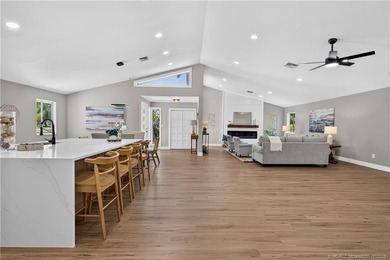 Completely renovated estate in the sought-after gated community - photo 31