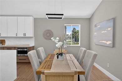 Completely renovated estate in the sought-after gated community - photo 35