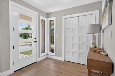 Completely renovated estate in the sought-after gated community - photo 36