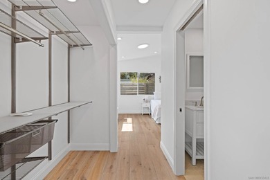 Vaulted ceilings, wide-plank floors, a polished granite - photo 36