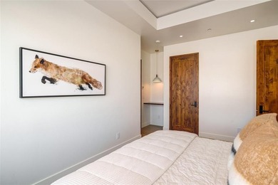 Welcome to this newly constructed home for all seasons in Alpine - photo 39