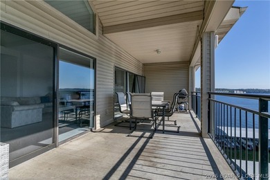 Experience lake life at its finest in this spacious 3-bedroom, 3 - photo 40