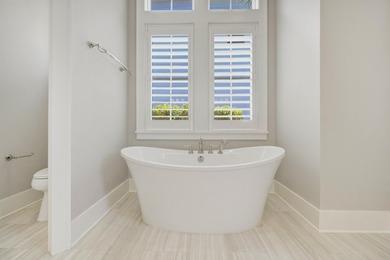 Custom-Built Pool Home in Regatta Bay Golf & Yacht Club a - photo 40
