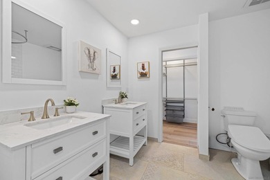 Vaulted ceilings, wide-plank floors, a polished granite - photo 40