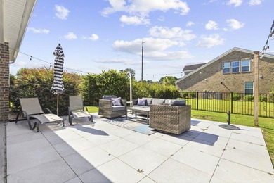 Welcome to this beautifully maintained 3-bedroom, 3-bath - photo 41