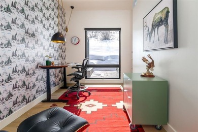 Welcome to this newly constructed home for all seasons in Alpine - photo 41