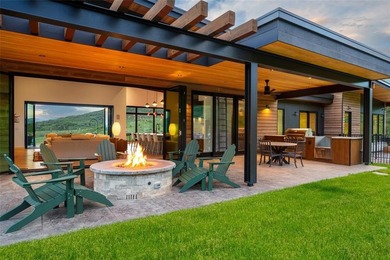 Welcome to this newly constructed home for all seasons in Alpine - photo 44