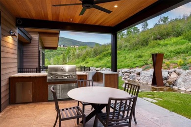 Welcome to this newly constructed home for all seasons in Alpine - photo 45