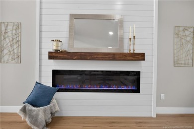 Completely renovated estate in the sought-after gated community - photo 46