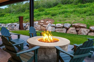 Welcome to this newly constructed home for all seasons in Alpine - photo 47
