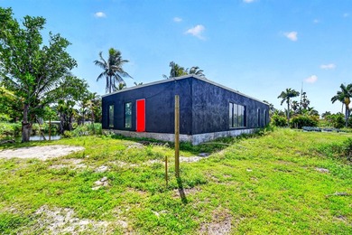 Presenting a rare and versatile commercial compound set on - photo 16
