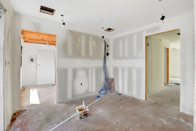 Presenting a rare and versatile commercial compound set on - photo 17